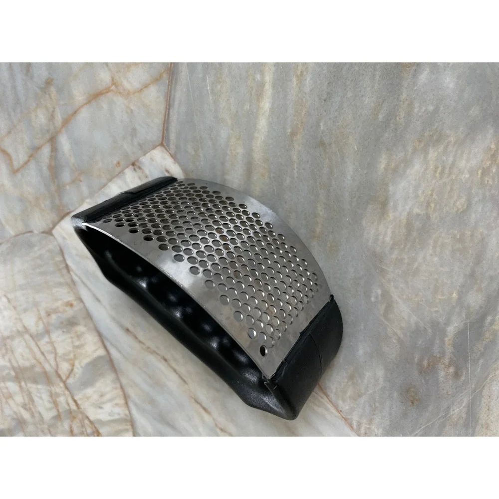 Stainless Steel Garlic Press Rocker Ergonomic Black Handle Manual Mincer Silver‎